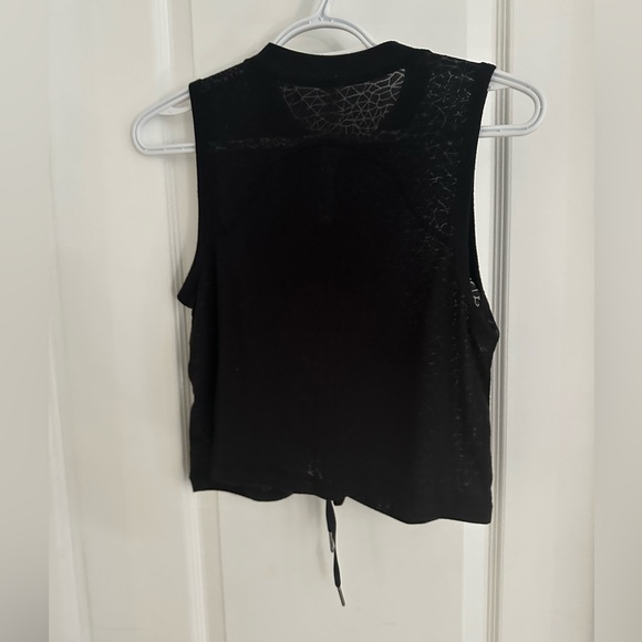 Lululemon geometric tank cinched - 4 - Picture 3 of 3